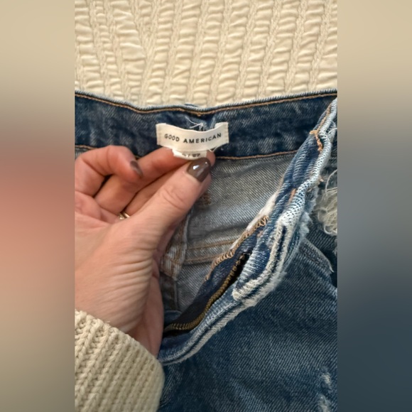 Good American, distressed denim shorts. Barely worn. Size 27/4. - Picture 1 of 2
